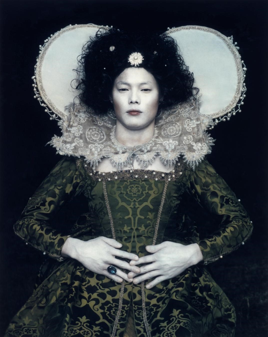 Chan-Hyo Bae, Existing in Costume_1, 2006