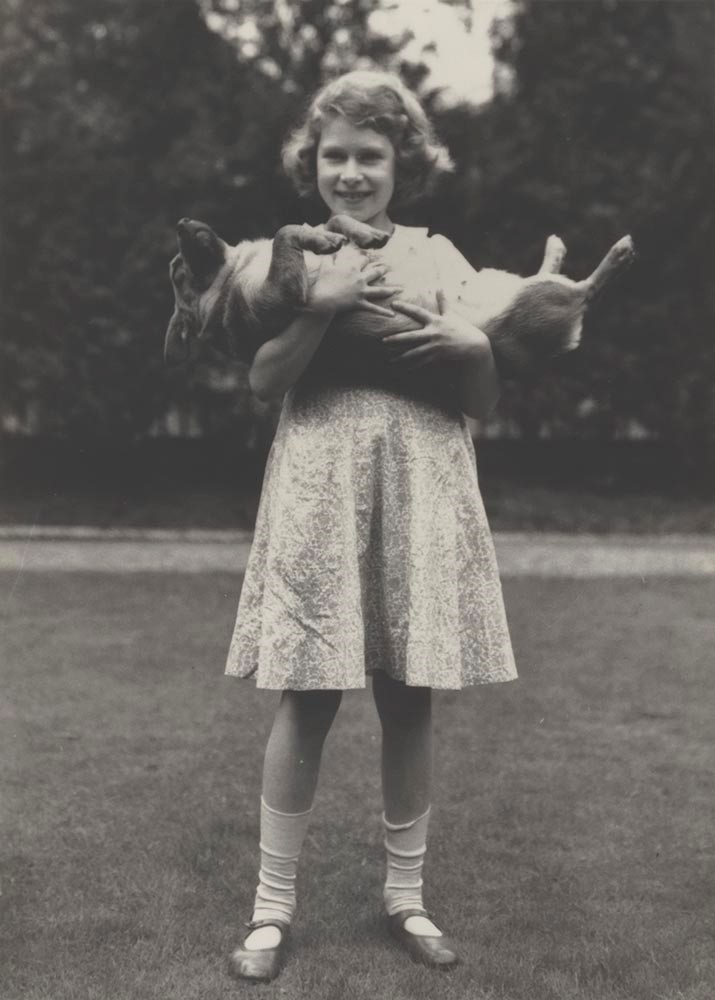 Lisa Sheridan, Queen Elizabeth II with Her Corgi Dookie