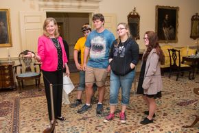 bayou bend school tours - docent with kids