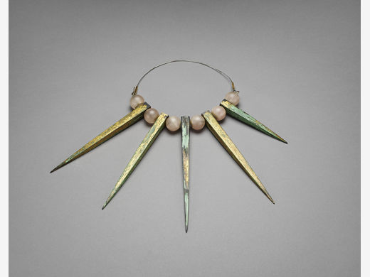 Bernhard Schobinger, Lightning Rod Necklace, 1990, lightning conductor, fire-gilded copper, rose quartz, stainless steel, and gold, the Museum of Fine Arts, Houston, promised gift of the Rotasa Collection Trust. © Bernhard Schobinger; photo: Thomas R. DuBrock