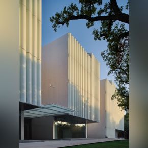 The Nancy and Rich Kinder Building at the Museum of Fine Arts, Houston, east facade. Photo by Peter Molick