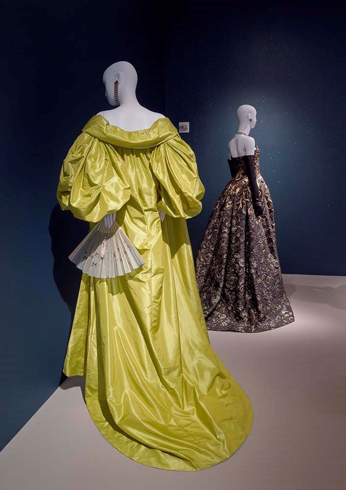 The Glamour and Romance of Oscar de la Renta (October 8, 2017–March 18 ...