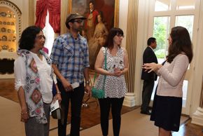 rienzi gallery talk / tour - docent with visitors