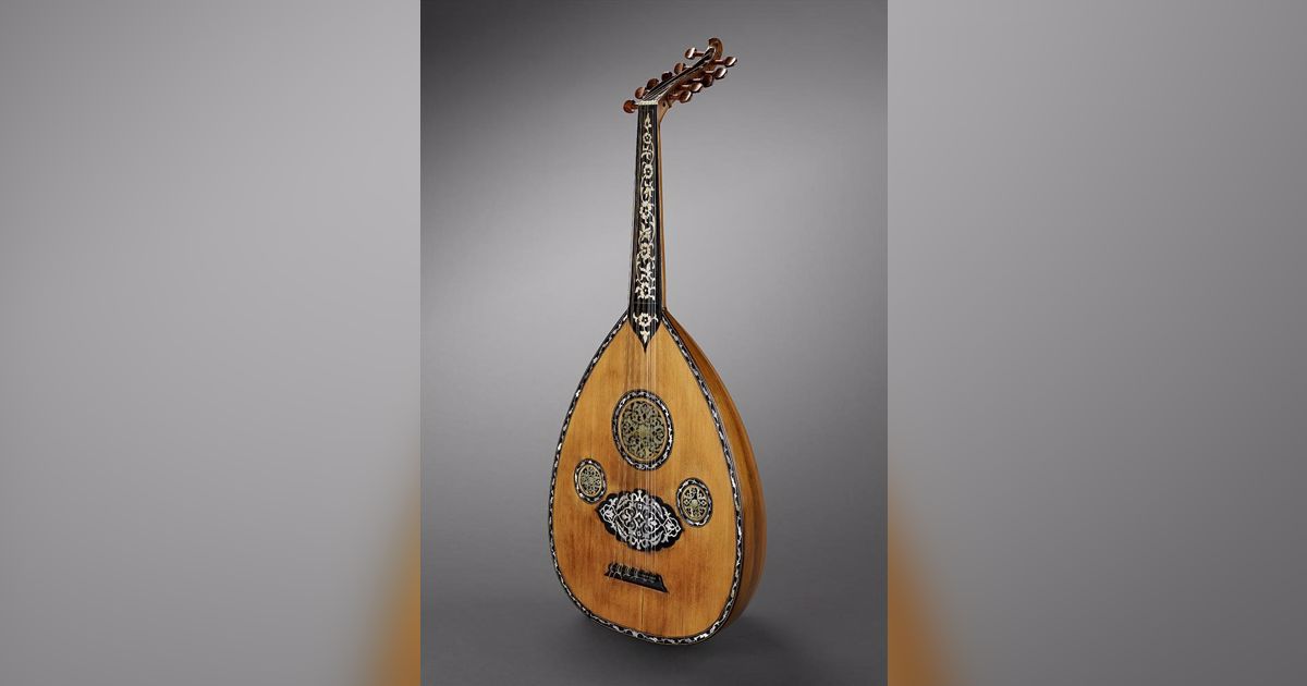 Discovering the Turkish Lute with Artist Dario Robleto Inside the
